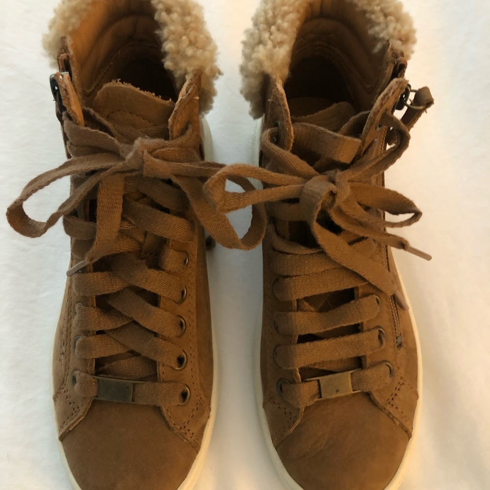 Camel side UGG Booties- Size 5.5 M